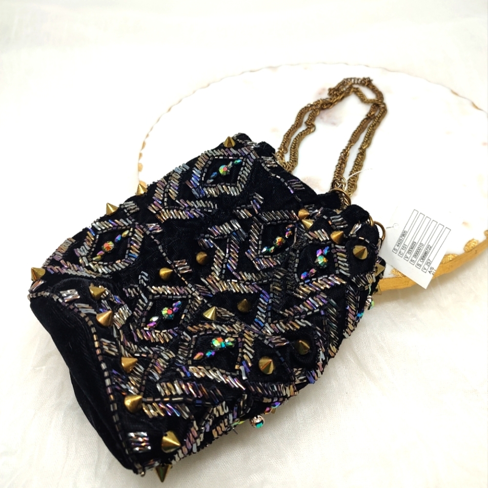 NWT Urban Outfitters Keira Embellished Small Bucket Bag - Picture 2 of 8